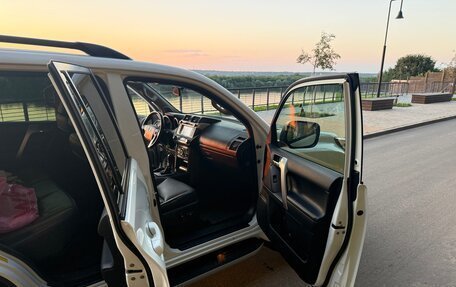 Toyota Land Cruiser Prado 150 рестайлинг 2, 2014 год, 3 300 000 рублей, 10 фотография