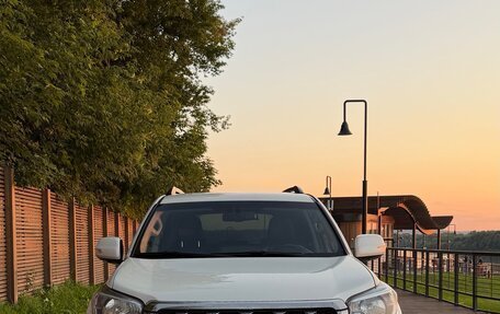 Toyota Land Cruiser Prado 150 рестайлинг 2, 2014 год, 3 300 000 рублей, 19 фотография