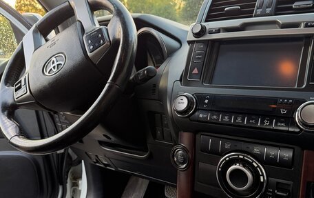 Toyota Land Cruiser Prado 150 рестайлинг 2, 2014 год, 3 300 000 рублей, 16 фотография