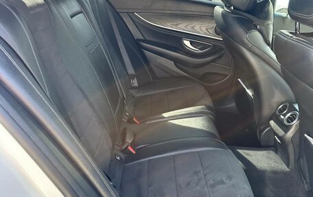 Mercedes-Benz E-Класс, 2021 год, 5 500 000 рублей, 6 фотография