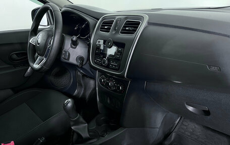 Renault Logan II, 2019 год, 980 000 рублей, 11 фотография