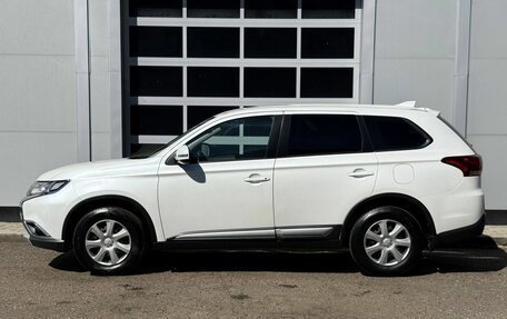 Mitsubishi Outlander III рестайлинг 3, 2018 год, 1 700 000 рублей, 2 фотография