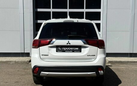 Mitsubishi Outlander III рестайлинг 3, 2018 год, 1 700 000 рублей, 4 фотография
