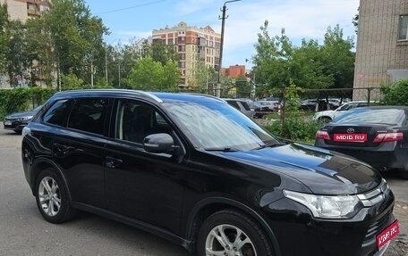 Mitsubishi Outlander III рестайлинг 3, 2014 год, 1 650 000 рублей, 1 фотография