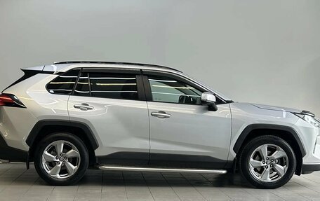 Toyota RAV4, 2020 год, 3 200 000 рублей, 3 фотография