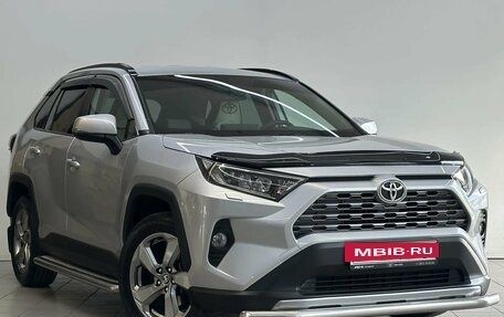 Toyota RAV4, 2020 год, 3 200 000 рублей, 2 фотография
