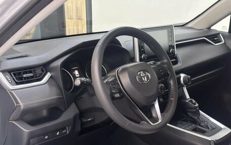 Toyota RAV4, 2020 год, 3 200 000 рублей, 19 фотография