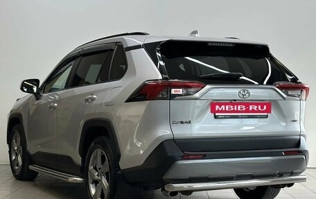 Toyota RAV4, 2020 год, 3 200 000 рублей, 6 фотография