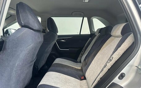 Toyota RAV4, 2020 год, 3 200 000 рублей, 22 фотография
