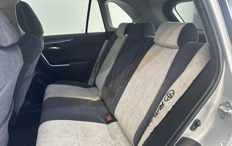 Toyota RAV4, 2020 год, 3 200 000 рублей, 23 фотография