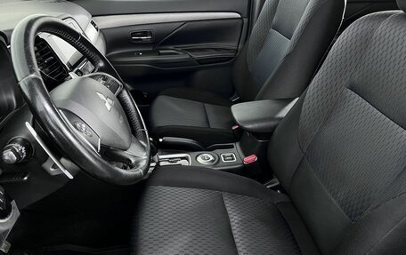 Mitsubishi Outlander III рестайлинг 3, 2013 год, 1 520 000 рублей, 9 фотография