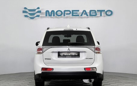 Mitsubishi Outlander III рестайлинг 3, 2013 год, 1 520 000 рублей, 6 фотография