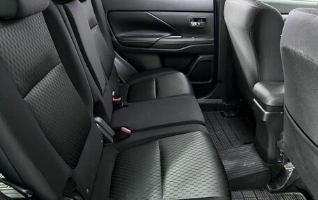 Mitsubishi Outlander III рестайлинг 3, 2013 год, 1 520 000 рублей, 11 фотография