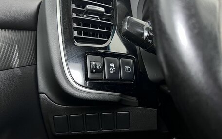 Mitsubishi Outlander III рестайлинг 3, 2013 год, 1 520 000 рублей, 17 фотография
