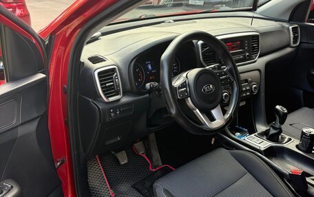 KIA Sportage IV рестайлинг, 2019 год, 1 900 000 рублей, 5 фотография