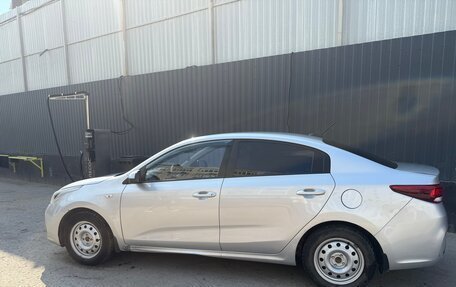 KIA Rio IV, 2017 год, 1 000 030 рублей, 3 фотография