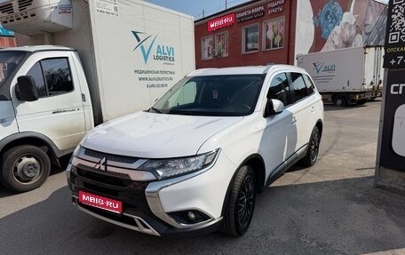 Mitsubishi Outlander III рестайлинг 3, 2019 год, 2 150 000 рублей, 1 фотография