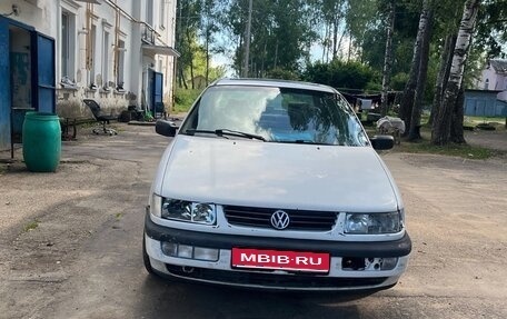 Volkswagen Passat B4, 1993 год, 175 000 рублей, 1 фотография