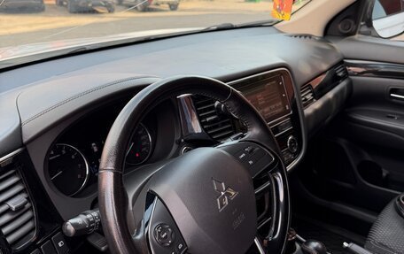 Mitsubishi Outlander III рестайлинг 3, 2019 год, 2 150 000 рублей, 8 фотография