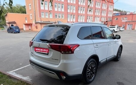 Mitsubishi Outlander III рестайлинг 3, 2019 год, 2 150 000 рублей, 5 фотография