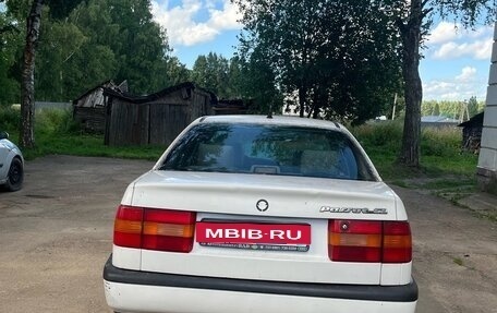 Volkswagen Passat B4, 1993 год, 175 000 рублей, 2 фотография