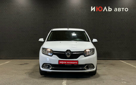 Renault Logan II, 2017 год, 820 000 рублей, 2 фотография