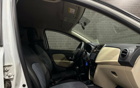 Renault Logan II, 2017 год, 820 000 рублей, 9 фотография