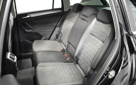 Volkswagen Tiguan II, 2021 год, 2 498 100 рублей, 9 фотография