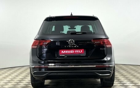 Volkswagen Tiguan II, 2021 год, 2 498 100 рублей, 4 фотография