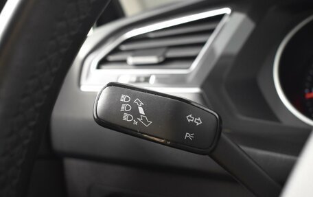 Volkswagen Tiguan II, 2021 год, 2 498 100 рублей, 13 фотография