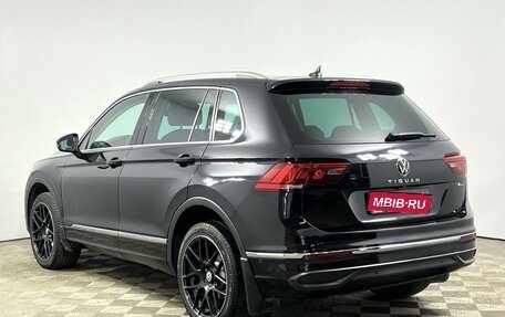 Volkswagen Tiguan II, 2021 год, 2 498 100 рублей, 2 фотография