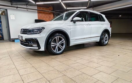 Volkswagen Tiguan II, 2018 год, 2 500 000 рублей, 3 фотография