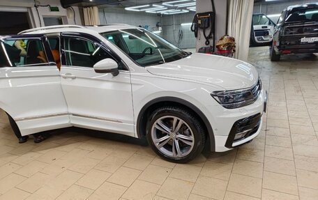 Volkswagen Tiguan II, 2018 год, 2 500 000 рублей, 11 фотография