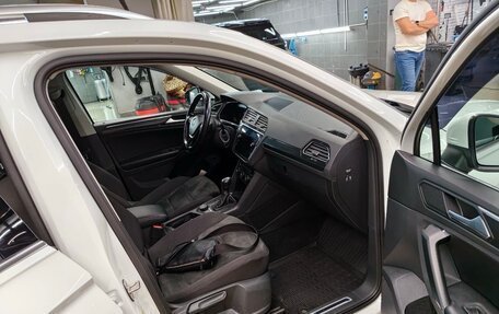 Volkswagen Tiguan II, 2018 год, 2 500 000 рублей, 12 фотография