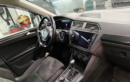 Volkswagen Tiguan II, 2018 год, 2 500 000 рублей, 13 фотография