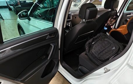 Volkswagen Tiguan II, 2018 год, 2 500 000 рублей, 18 фотография
