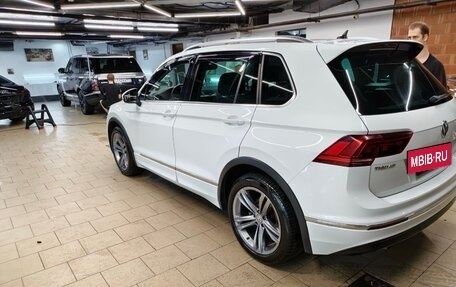Volkswagen Tiguan II, 2018 год, 2 500 000 рублей, 9 фотография