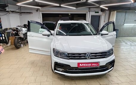 Volkswagen Tiguan II, 2018 год, 2 500 000 рублей, 26 фотография