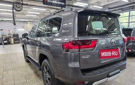 Toyota Land Cruiser, 2023 год, 13 700 000 рублей, 2 фотография