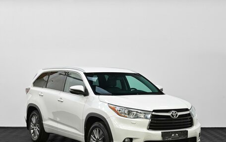 Toyota Highlander III, 2015 год, 2 525 000 рублей, 1 фотография