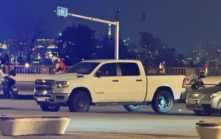 Dodge RAM IV, 2019 год, 4 000 000 рублей, 3 фотография