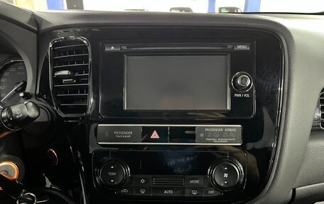 Mitsubishi Outlander III рестайлинг 3, 2019 год, 2 225 000 рублей, 14 фотография