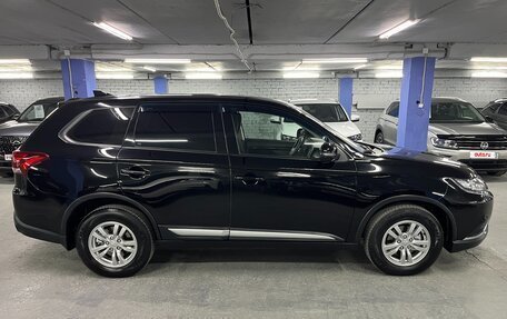 Mitsubishi Outlander III рестайлинг 3, 2019 год, 2 225 000 рублей, 4 фотография