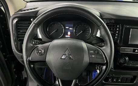 Mitsubishi Outlander III рестайлинг 3, 2019 год, 2 225 000 рублей, 13 фотография