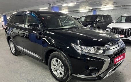 Mitsubishi Outlander III рестайлинг 3, 2019 год, 2 225 000 рублей, 3 фотография