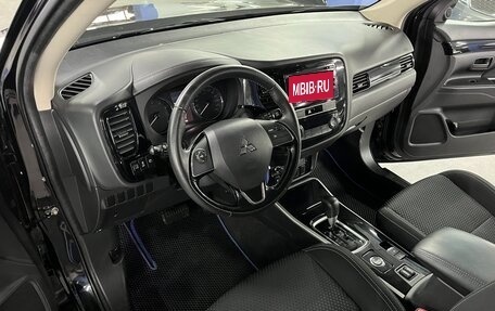 Mitsubishi Outlander III рестайлинг 3, 2019 год, 2 225 000 рублей, 11 фотография