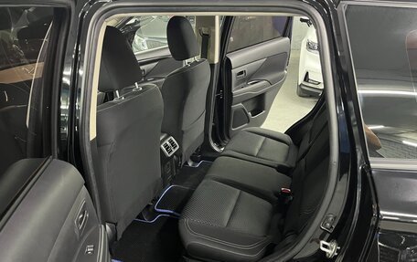 Mitsubishi Outlander III рестайлинг 3, 2019 год, 2 225 000 рублей, 20 фотография