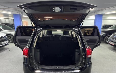 Mitsubishi Outlander III рестайлинг 3, 2019 год, 2 225 000 рублей, 23 фотография