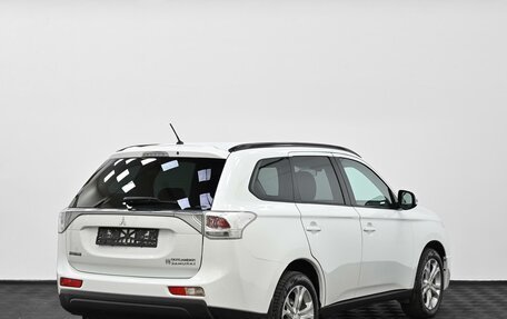 Mitsubishi Outlander III рестайлинг 3, 2013 год, 1 105 000 рублей, 4 фотография