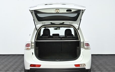 Mitsubishi Outlander III рестайлинг 3, 2013 год, 1 105 000 рублей, 14 фотография